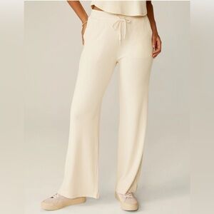 Beyond Yoga Well Traveled Wide Leg Pant size M ivory